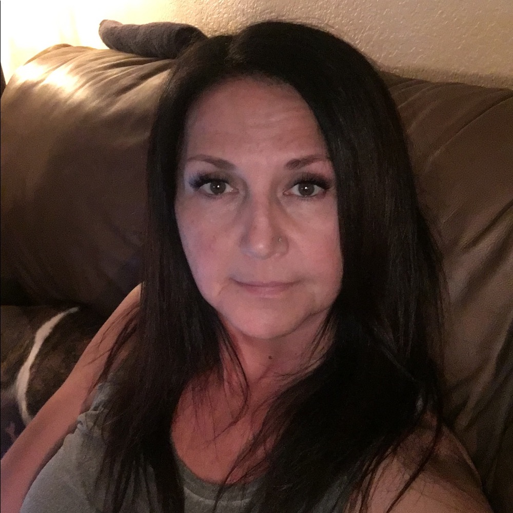 Meet your Posher, Pia